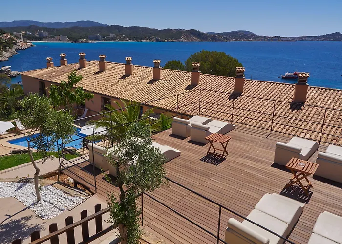 Petit Cala Fornells Hotel