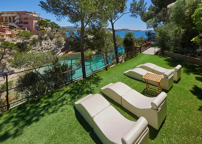 Petit Cala Fornells Hotel