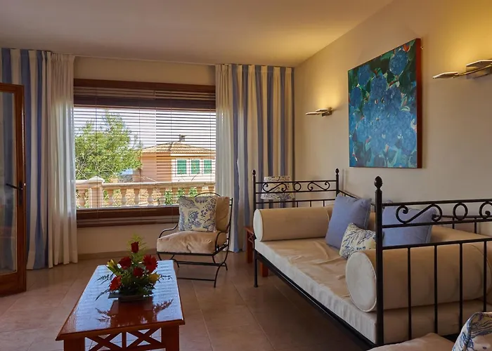 Petit Cala Fornells Hotel Peguera