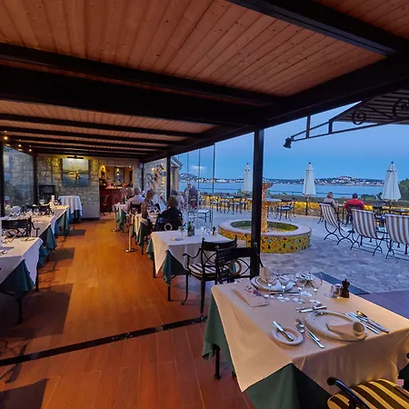 Petit Cala Fornells 5* Peguera