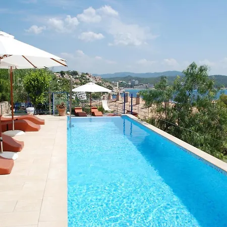 Hotell Petit Cala Fornells Peguera