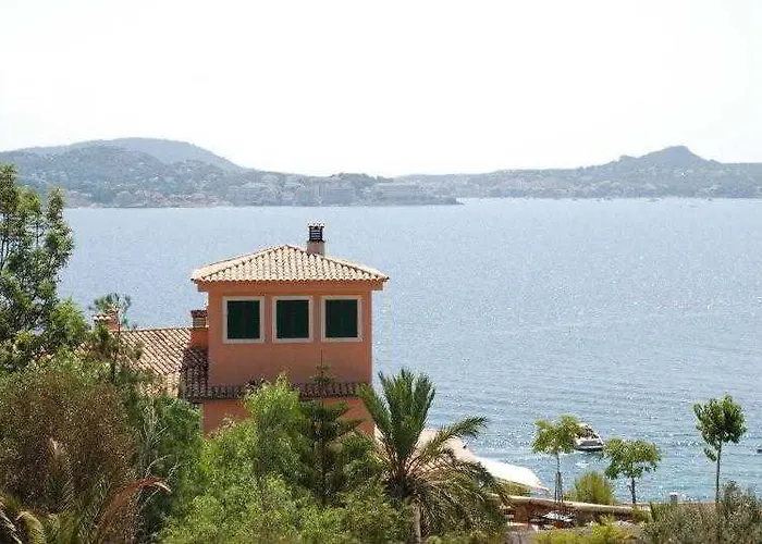 Petit Cala Fornells פגוארה