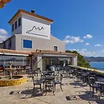 Petit Cala Fornells Hotel