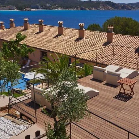 Petit Cala Fornells باغيرا