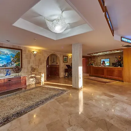 Готель Petit Cala Fornells Пегера