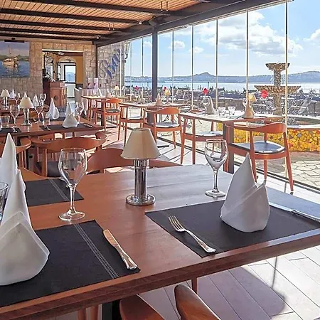 Szálloda Petit Cala Fornells 5*