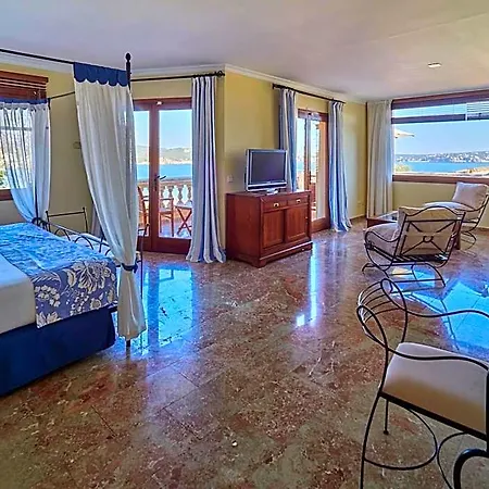 Szálloda Petit Cala Fornells 5*