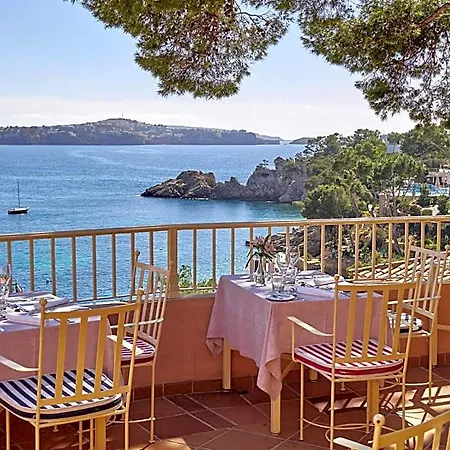 Petit Cala Fornells Szálloda 5*