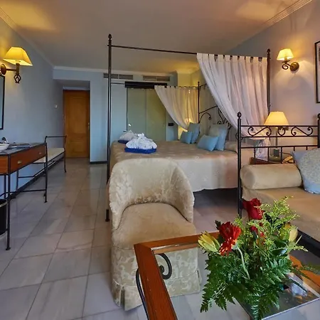 Petit Cala Fornells Peguera