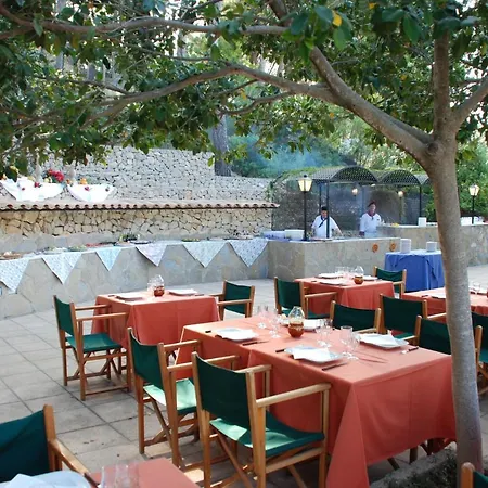 Petit Cala Fornells فندق 5*