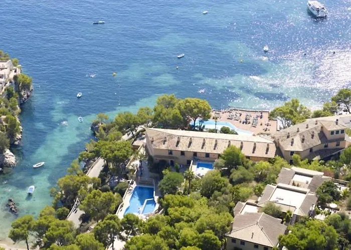 Готель Petit Cala Fornells