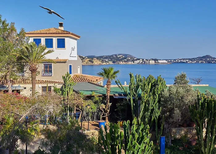 Petit Cala Fornells 5* Пагера