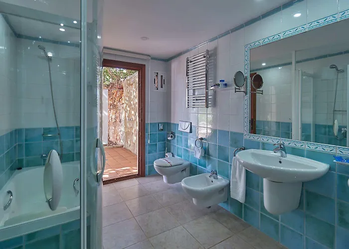 Petit Cala Fornells Hotel Peguera