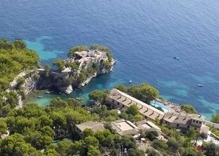 Petit Cala Fornells Готель Пагера