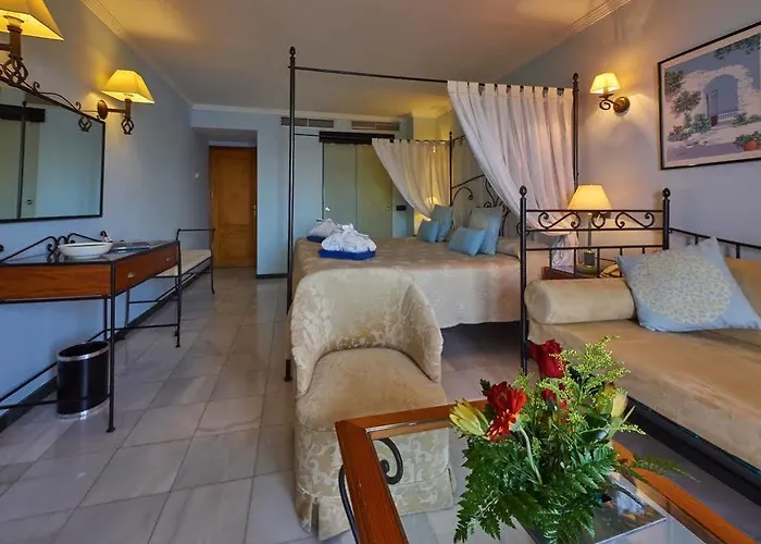 Petit Cala Fornells Пагера