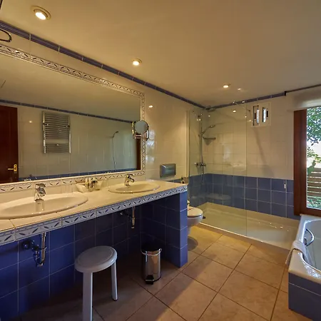 Petit Cala Fornells Hotel