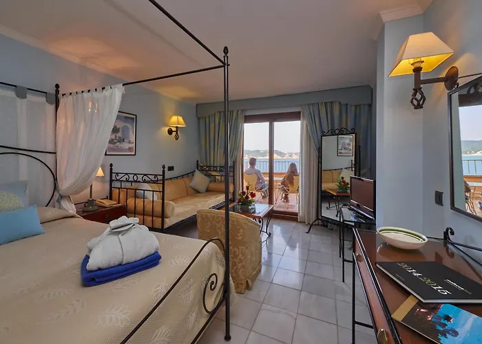 Petit Cala Fornells 5*