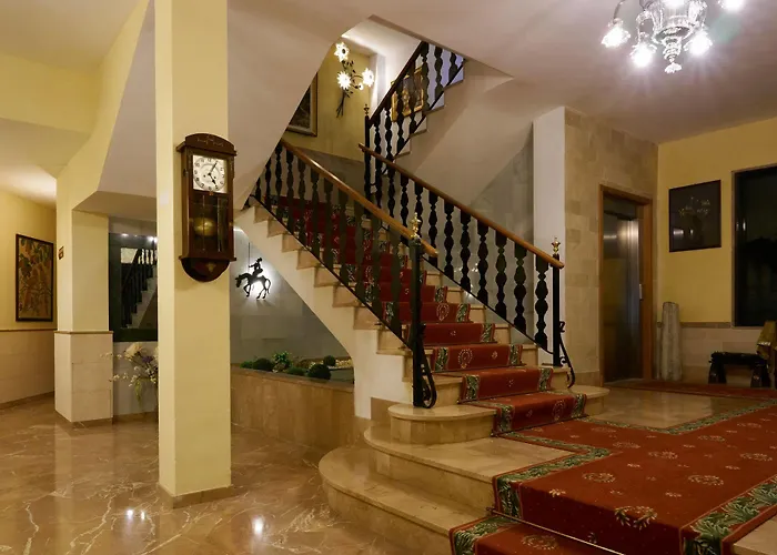 Petit Cala Fornells Готель