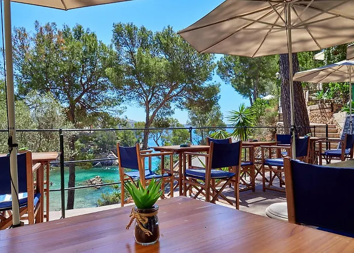 Готель Petit Cala Fornells 5*